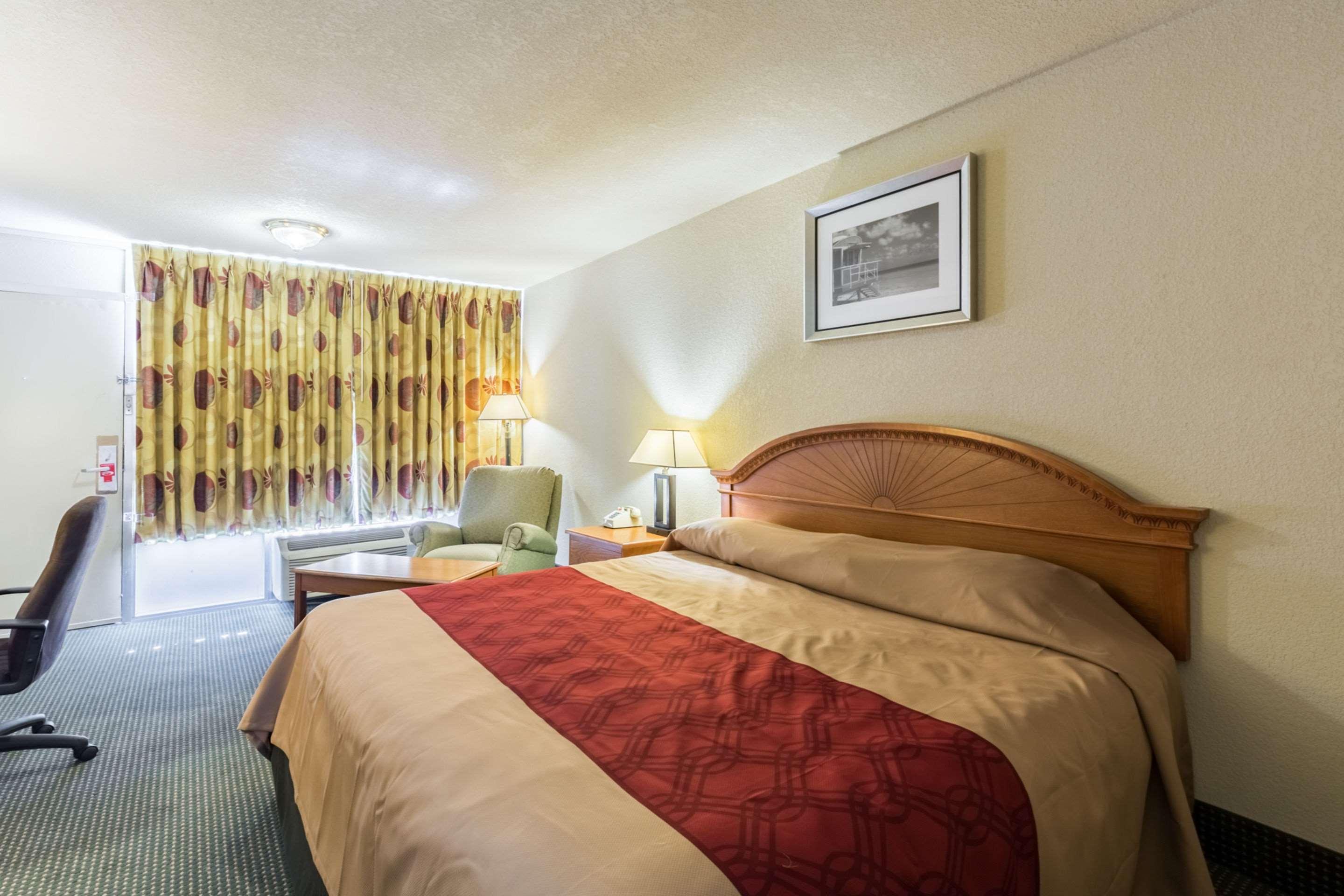 Econo Lodge Baytown Luaran gambar