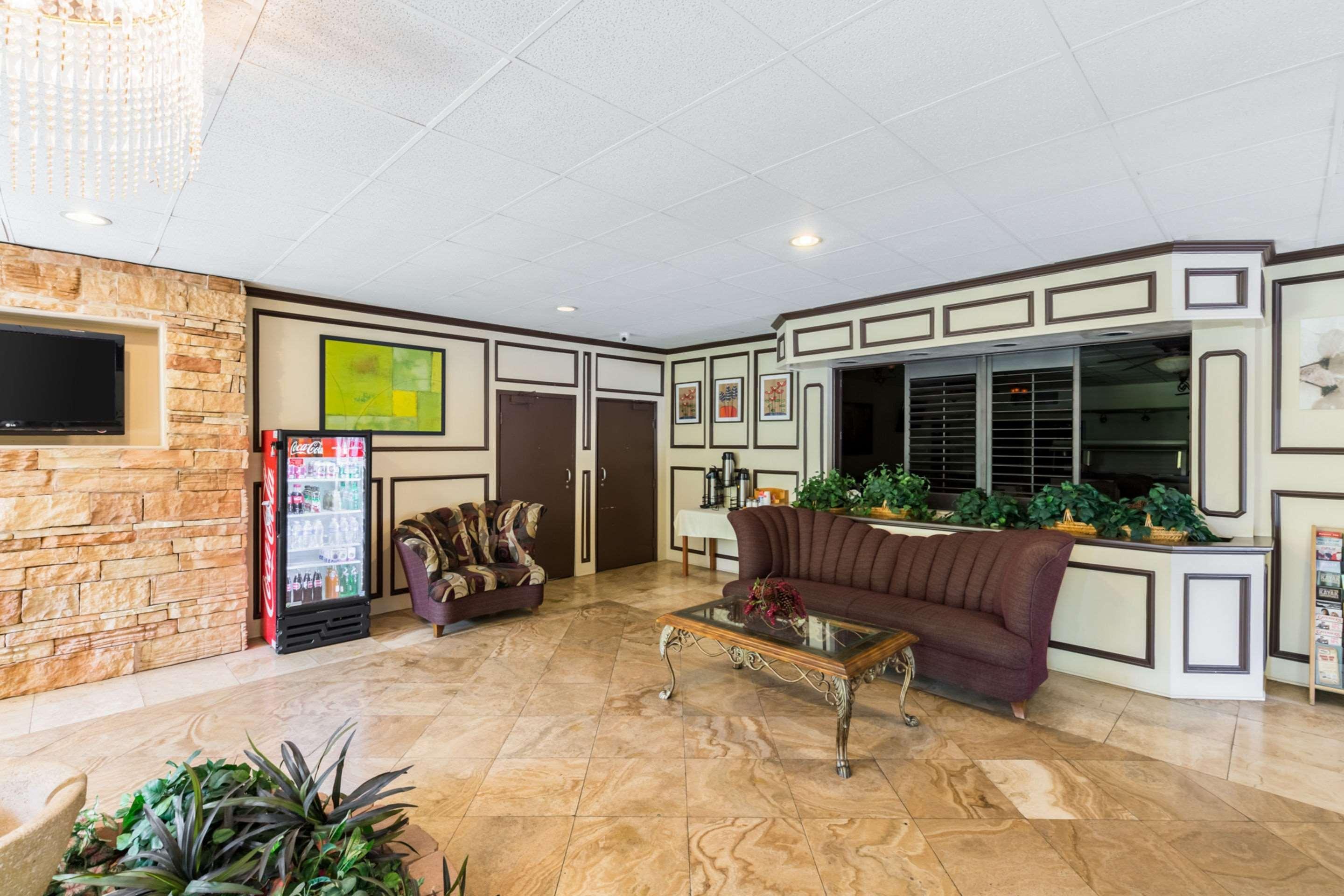Econo Lodge Baytown Luaran gambar