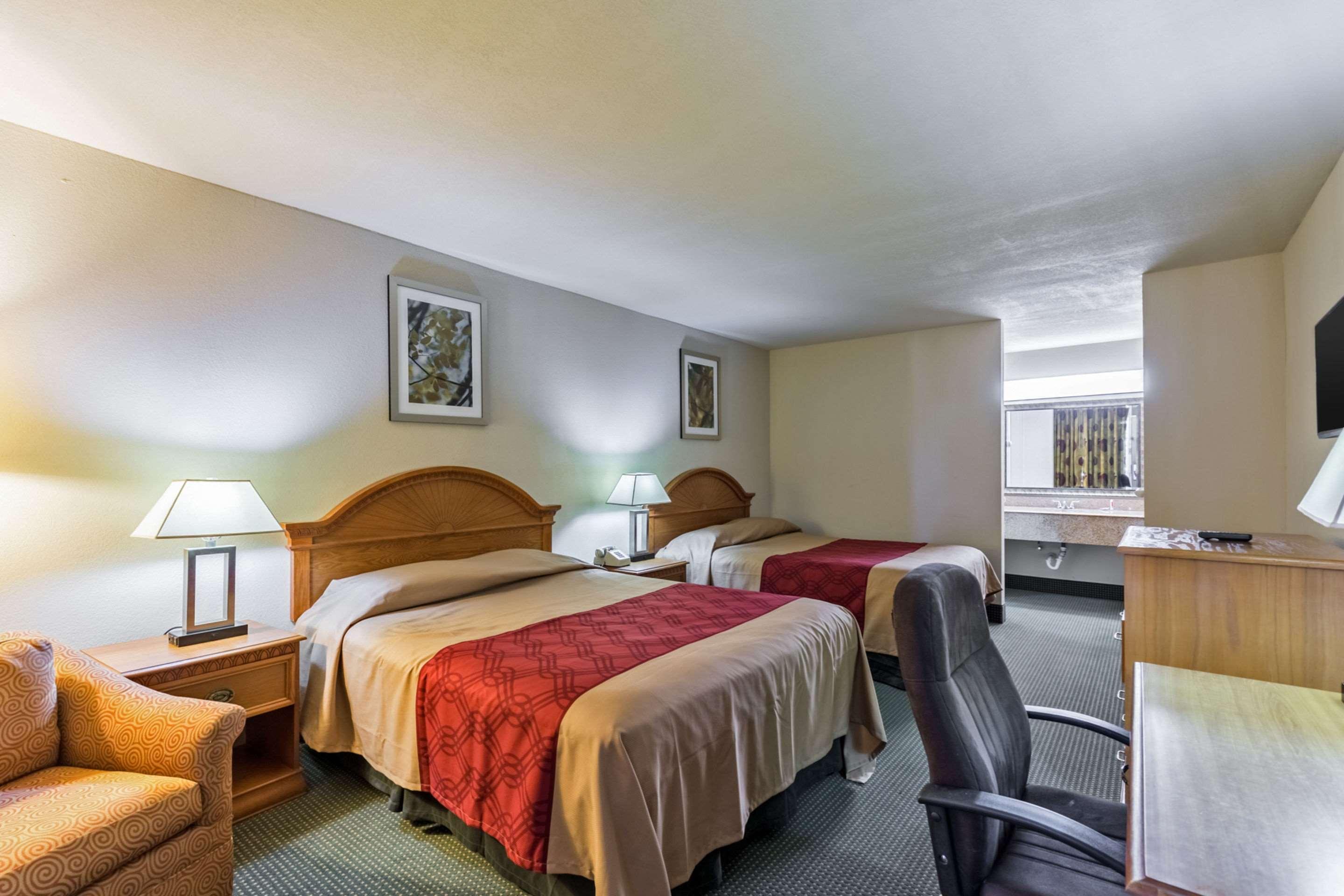 Econo Lodge Baytown Luaran gambar