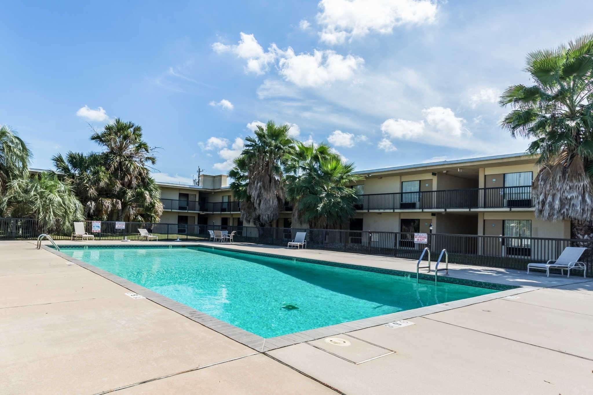 Econo Lodge Baytown Luaran gambar